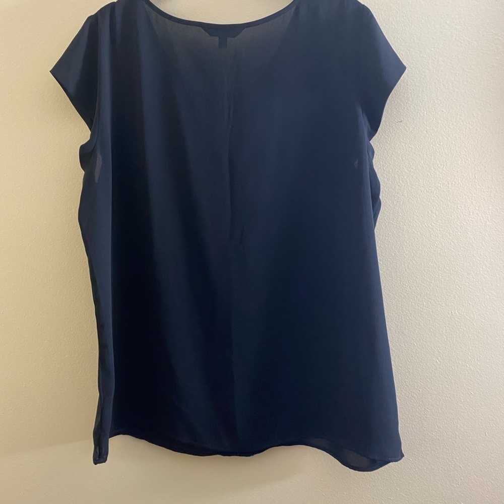 Express Cut Out Top - Picture 7 of 8